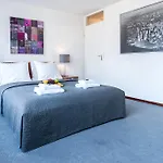 Short Group Staalmeesters Serviced Apartmán *