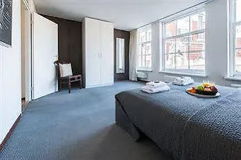 Short Group Staalmeesters Serviced Apartment