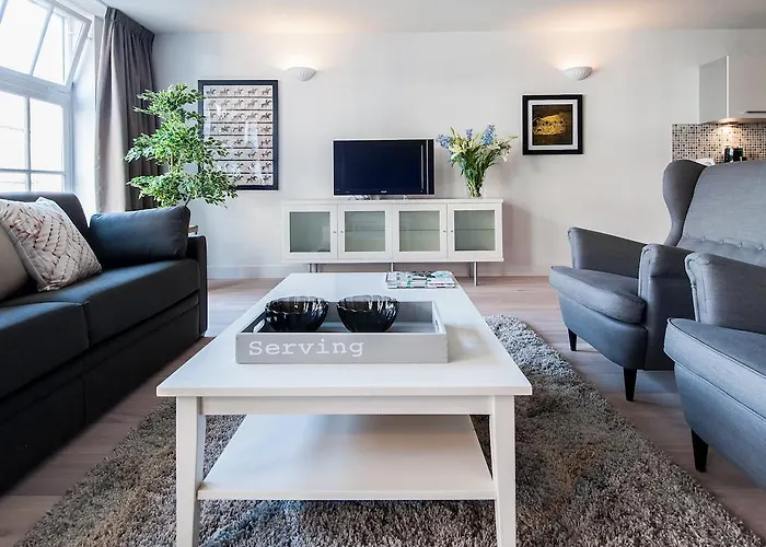 Short Group Staalmeesters Serviced