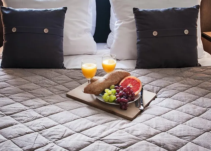 Short Group Staalmeesters Serviced Amesterdão