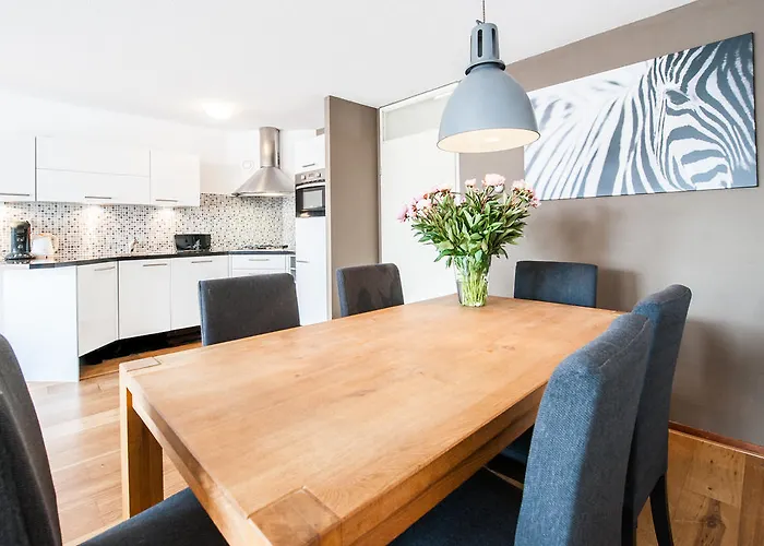 Apartamento Short Group Staalmeesters Serviced