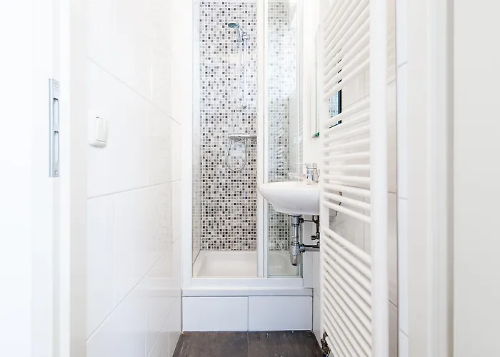 Short Group Staalmeesters Serviced Amesterdão