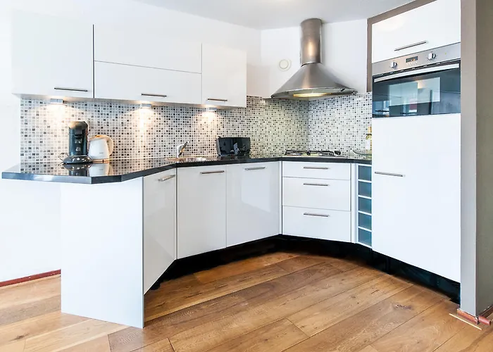 Short Group Staalmeesters Serviced