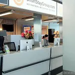 Short Group Staalmeesters Serviced 아파트
